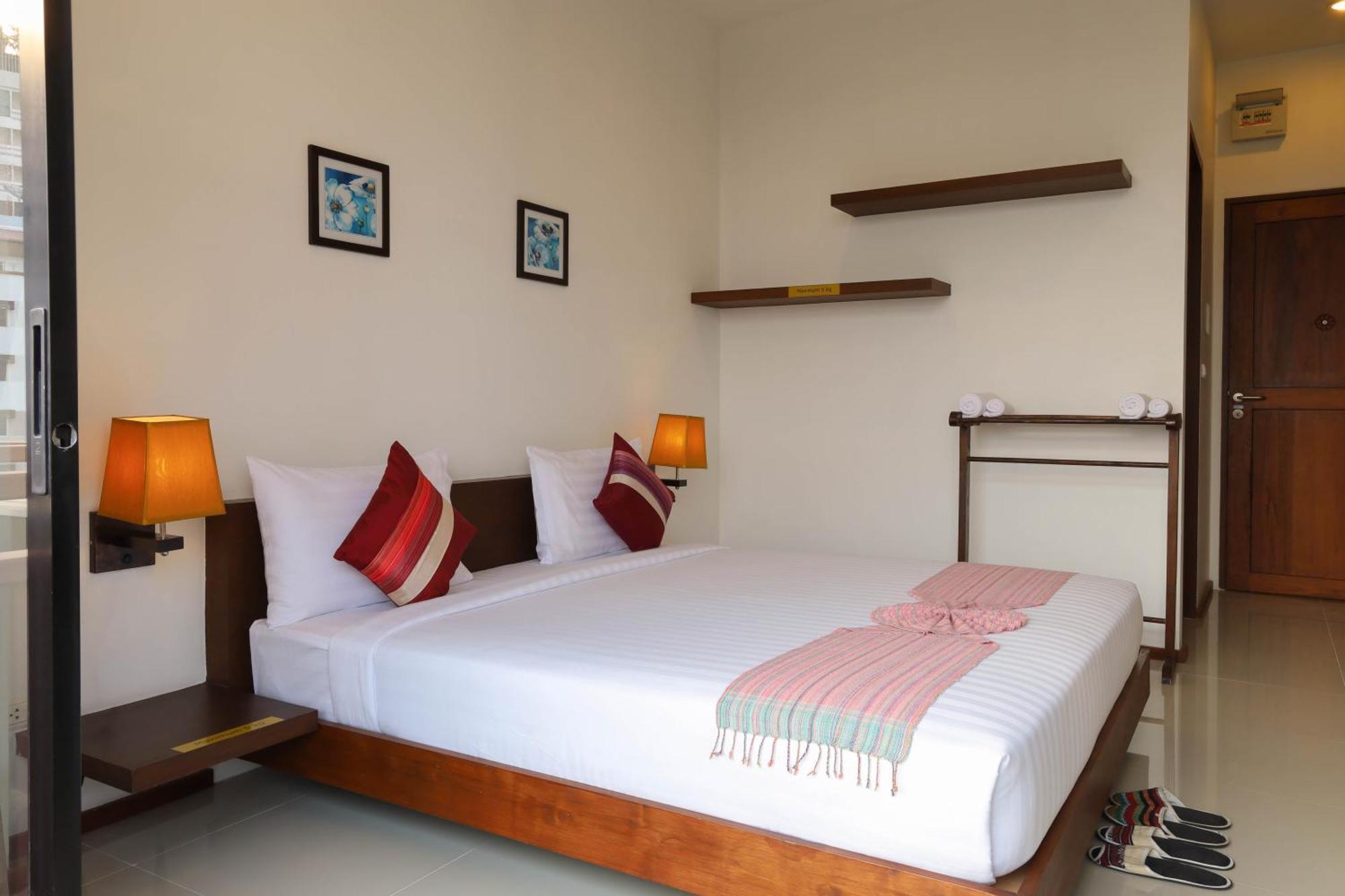 The Choice Hotel - Adults Only Банкок Екстериор снимка