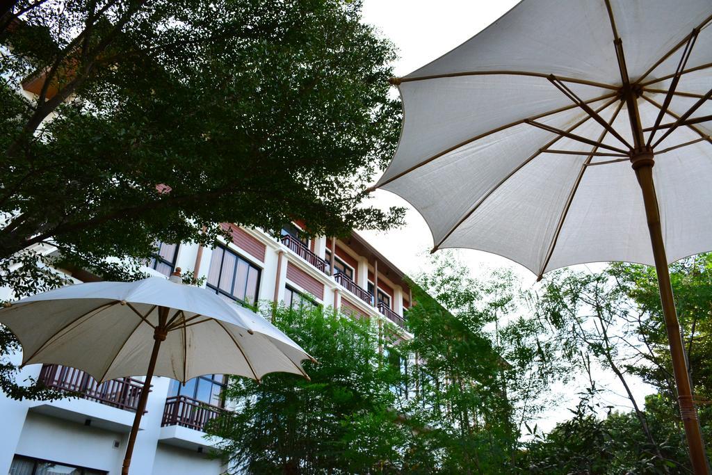 The Choice Hotel - Adults Only Банкок Екстериор снимка